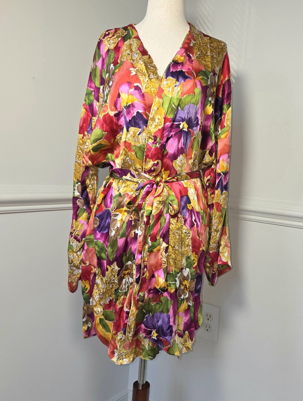 Vintage Victoria's Secret Gold Label 100% Silk Floral Kimono Robe One Size